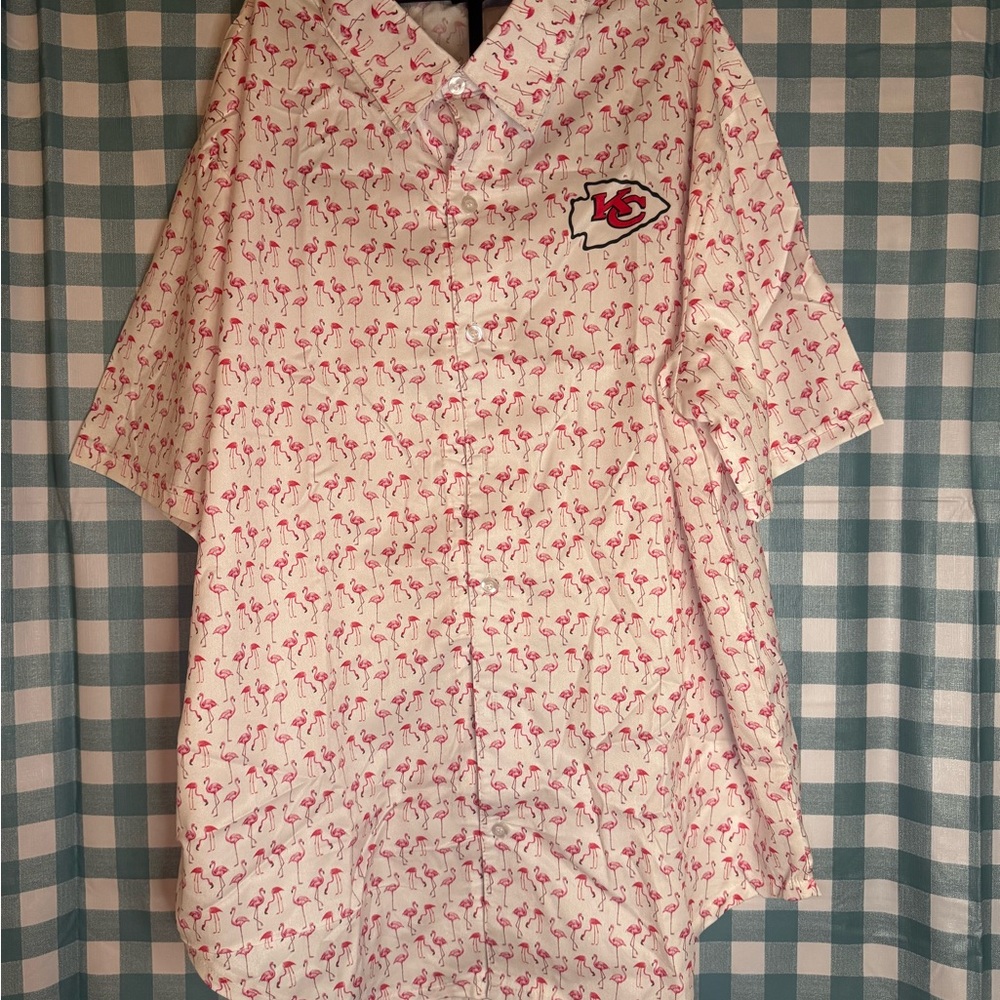 NWOT Men's Kansas City Chiefs Flamingo Button-Up Shirt XL - Picture 2 of 8